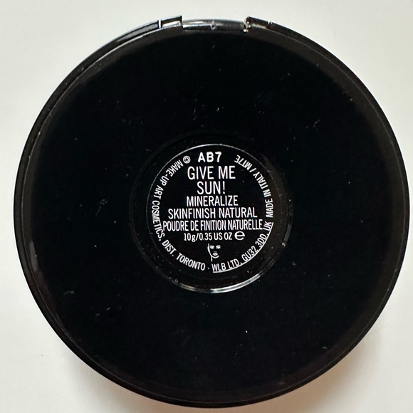 MAC Mineralize Skinfinish Natural AB7 - Picture 4 of 6